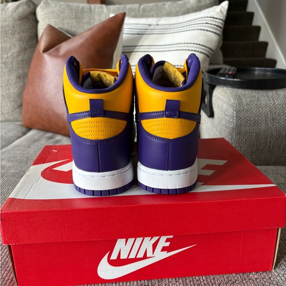 Mens Nike Lakers High Dunks - Picture 7 of 8